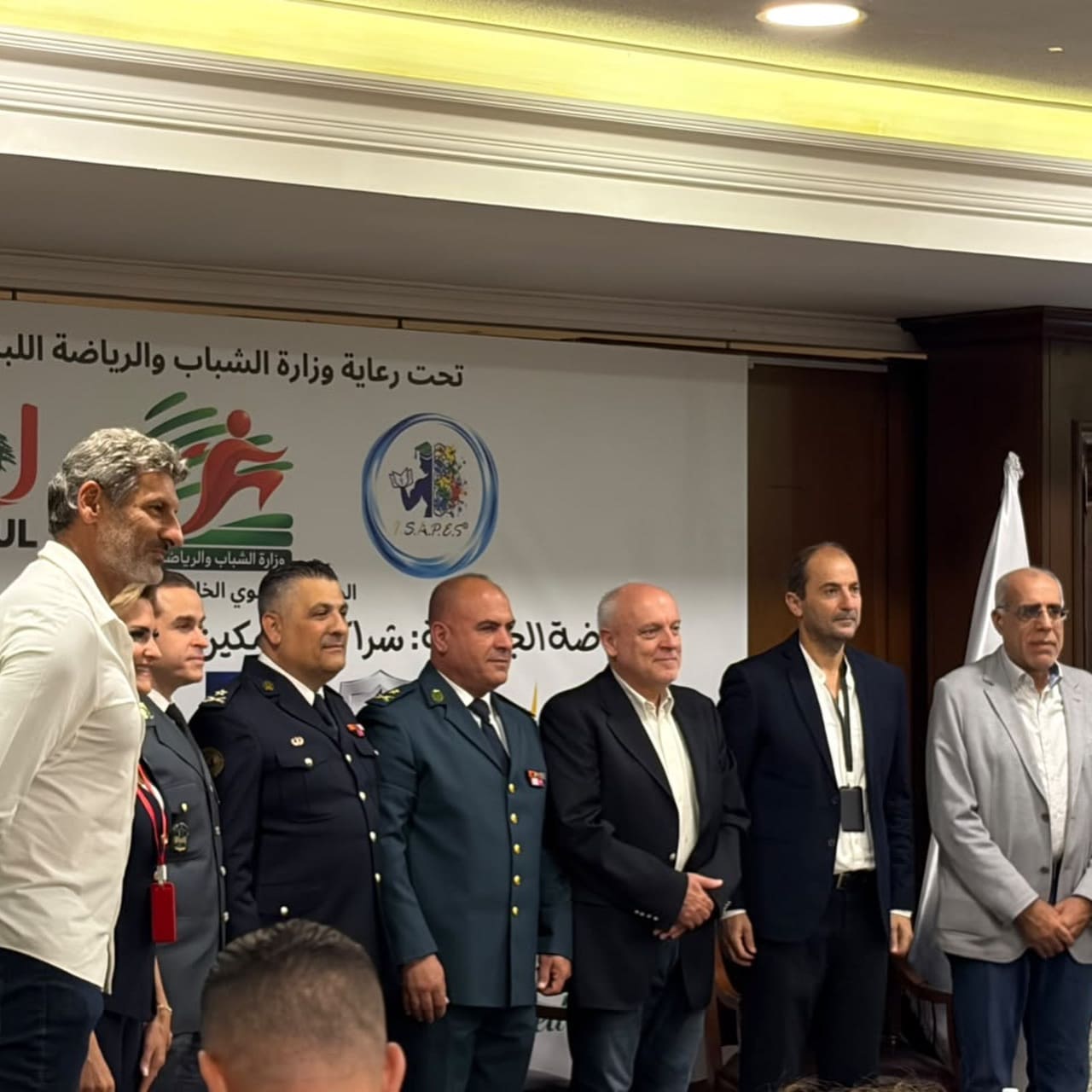 ممثلون عن الجامعات والأجهزة الأمنية والاتحادات الرياضية في صورة جماعية خلال المؤتمر